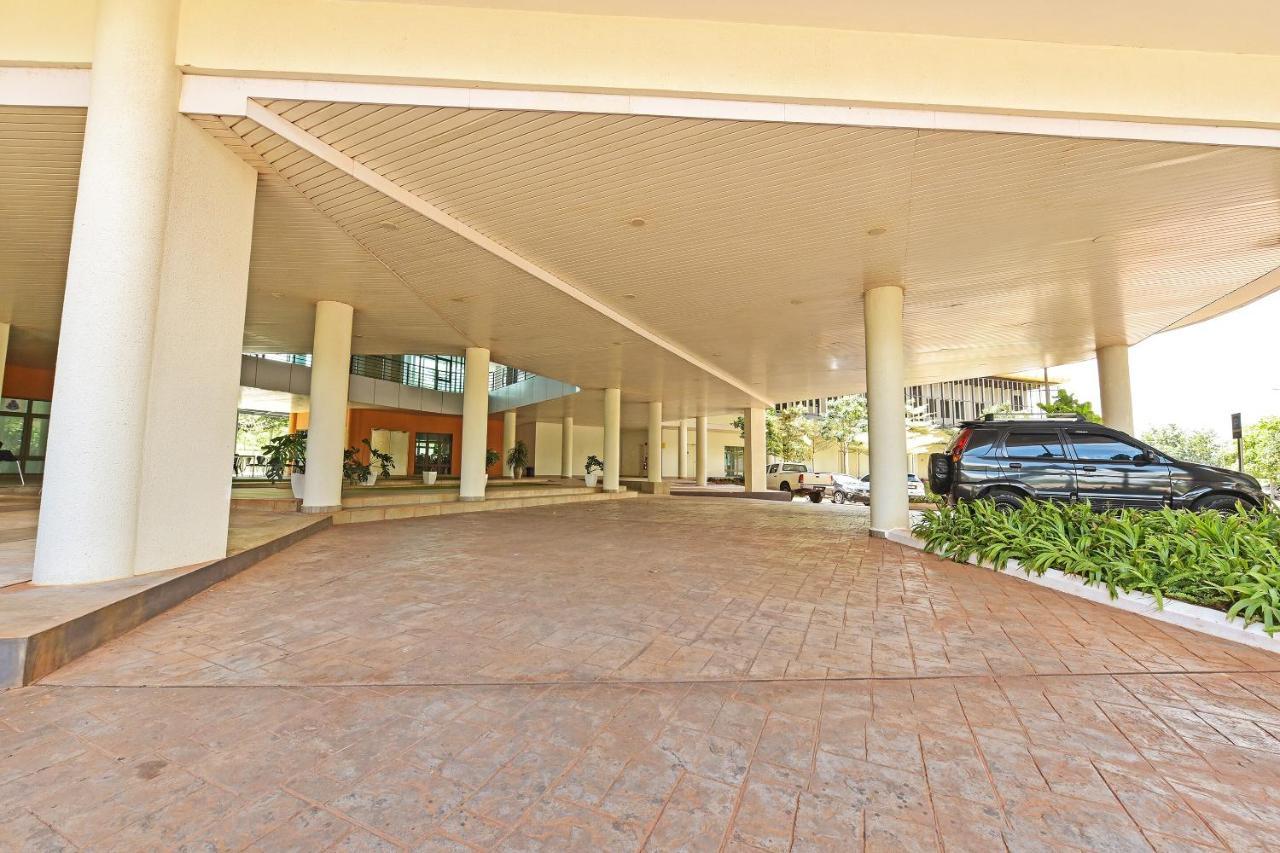 Capital O 90614 Cvia Ummul Hotel Padang Besar Bagian luar foto