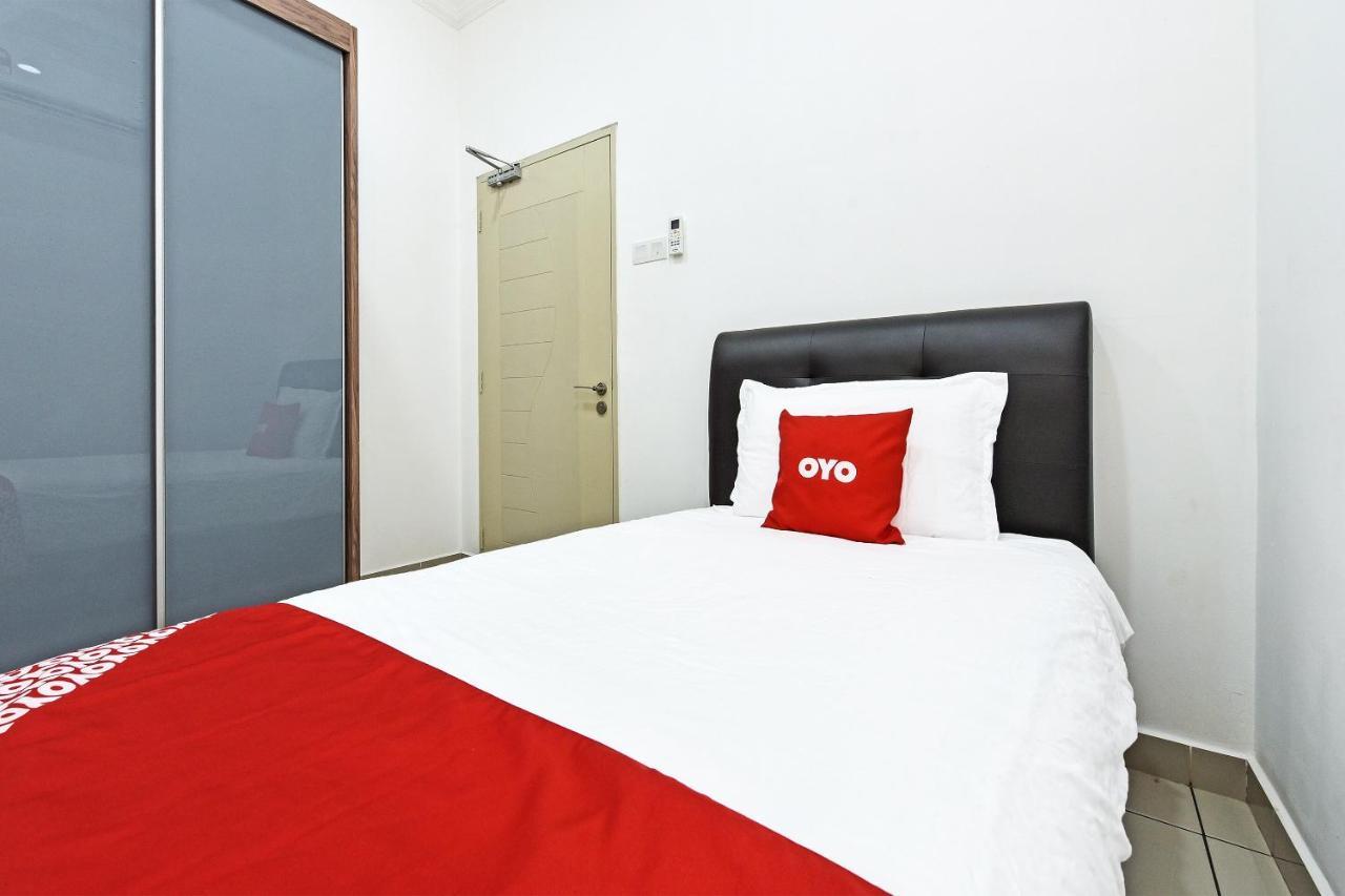 Capital O 90614 Cvia Ummul Hotel Padang Besar Bagian luar foto