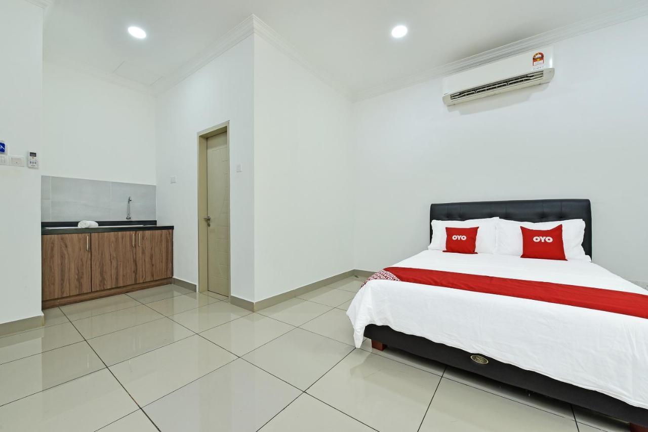 Capital O 90614 Cvia Ummul Hotel Padang Besar Bagian luar foto